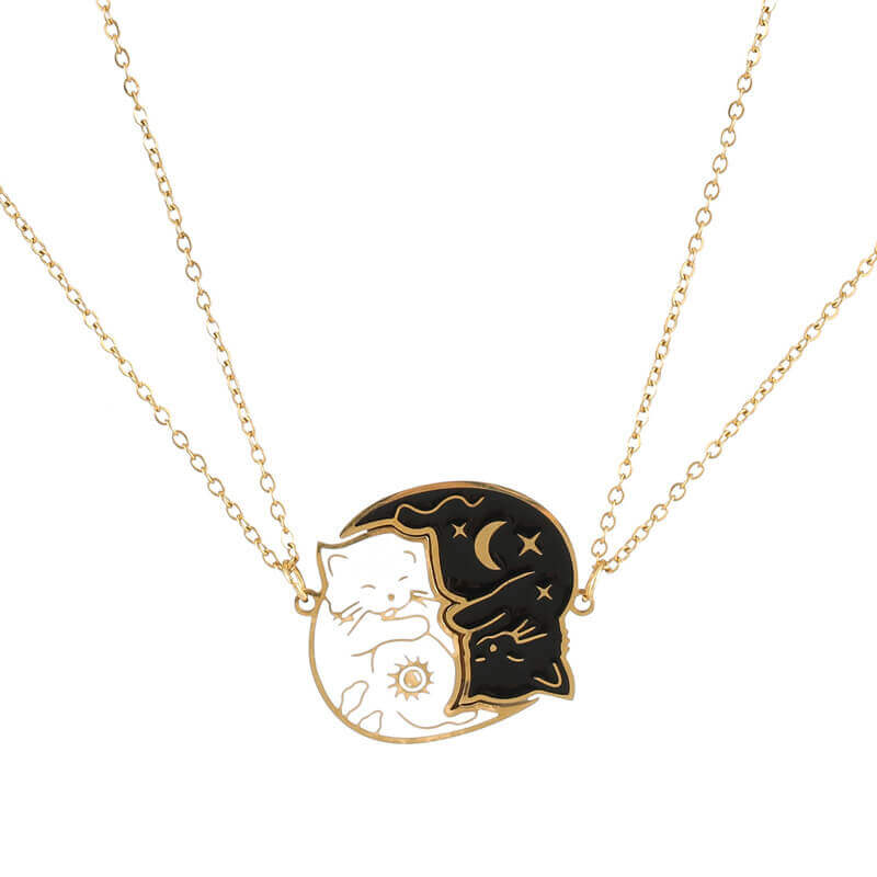 Black & White Hugging Cats Necklace - Adorable Des