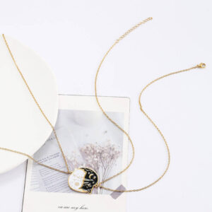 Black & White Hugging Cats Necklace - Adorable Des