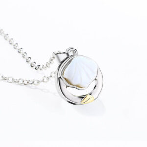 Magnetic Shell and Whale Neckalce Set