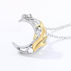 Magnetic Shell and Whale Neckalce Set