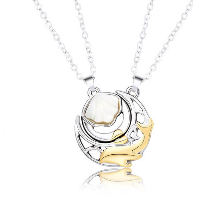 Magnetic Shell and Whale Neckalce Set