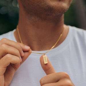 Sleek Bar Necklace with Custom Engravings - Ideal 